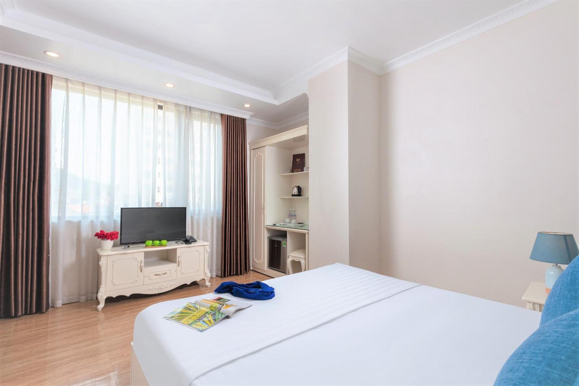 Phoenix Hotel Ha Long Exterior foto